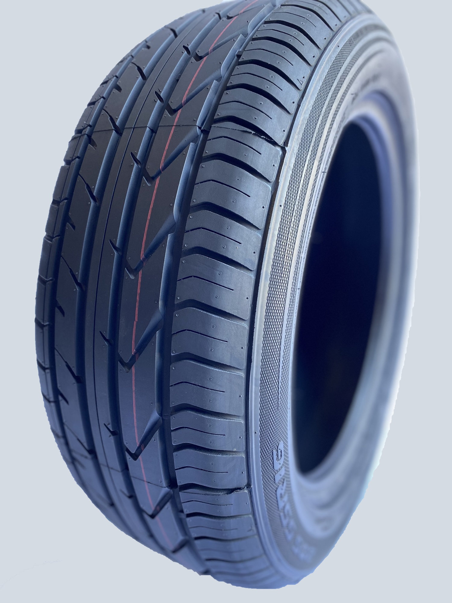 Автошина 235/40R18 95W XL FR Nordexx NS9000